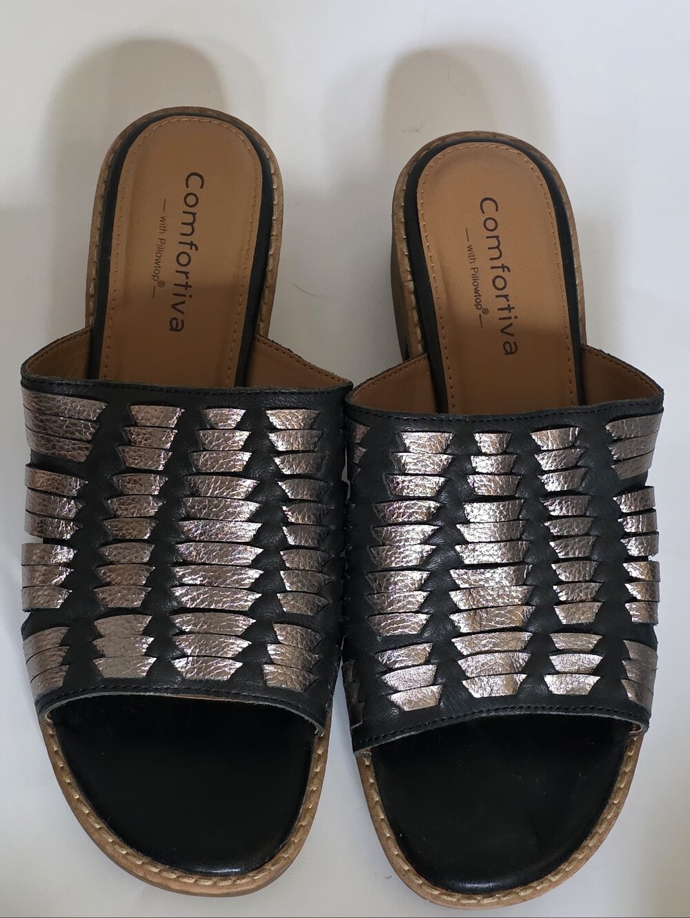 Comfortiva Brileigh Slide Sandals Black Woven Leather Metallic Silver Size 8 NEW